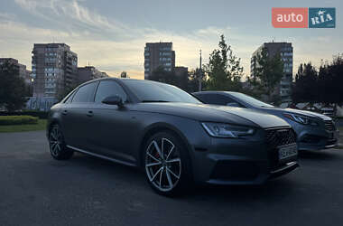 Седан Audi A4 2017 в 