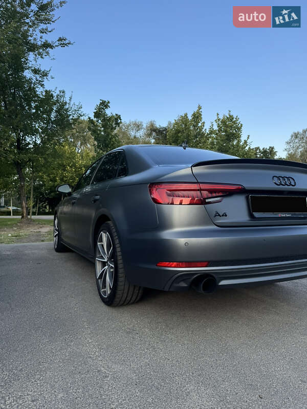 Седан Audi A4 2017 в Киеве