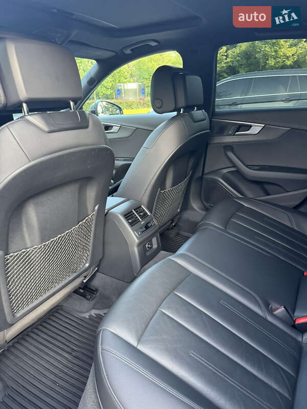 Седан Audi A4 2017 в Киеве