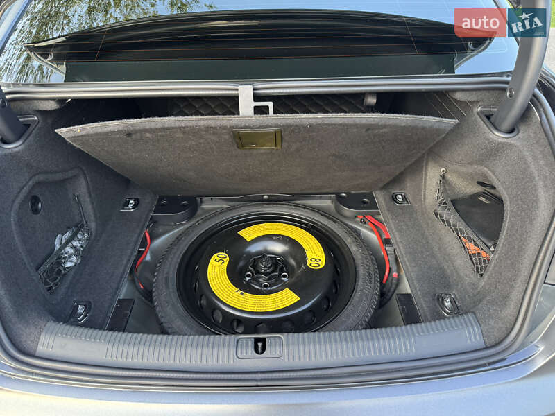 Седан Audi A4 2017 в Киеве