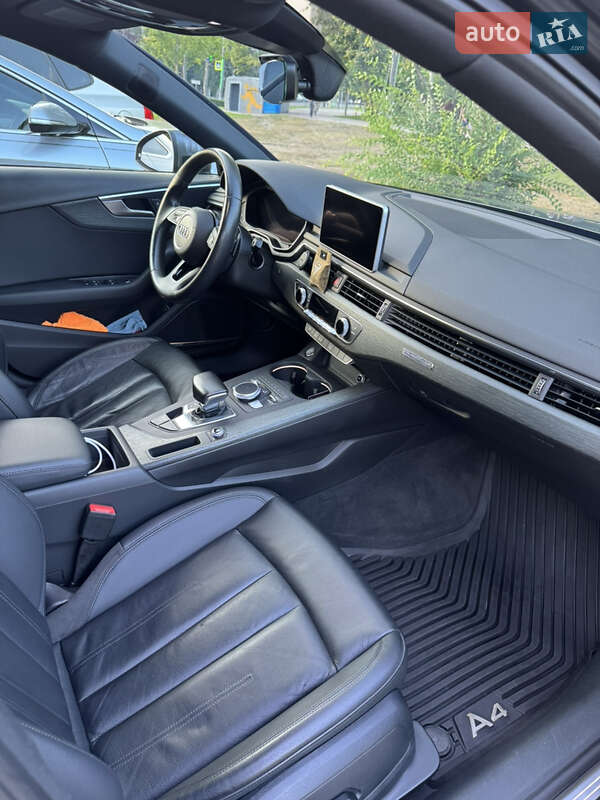 Седан Audi A4 2017 в Киеве