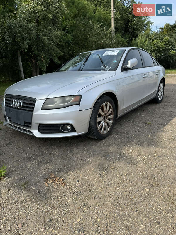 Седан Audi A4 2011 в Луцке