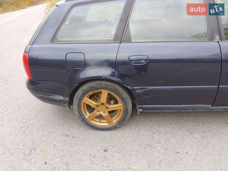 Универсал Audi A4 1999 в Черновцах