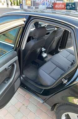 Седан Audi A4 2001 в 