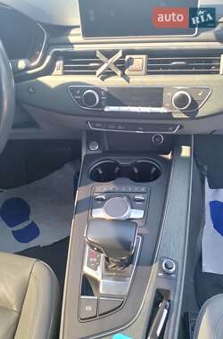 Седан Audi A4 2018 в 