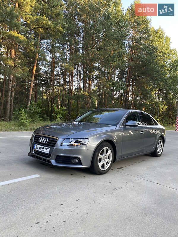 Седан Audi A4 2011 в Славуте