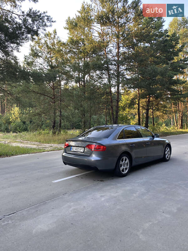 Седан Audi A4 2011 в Славуте
