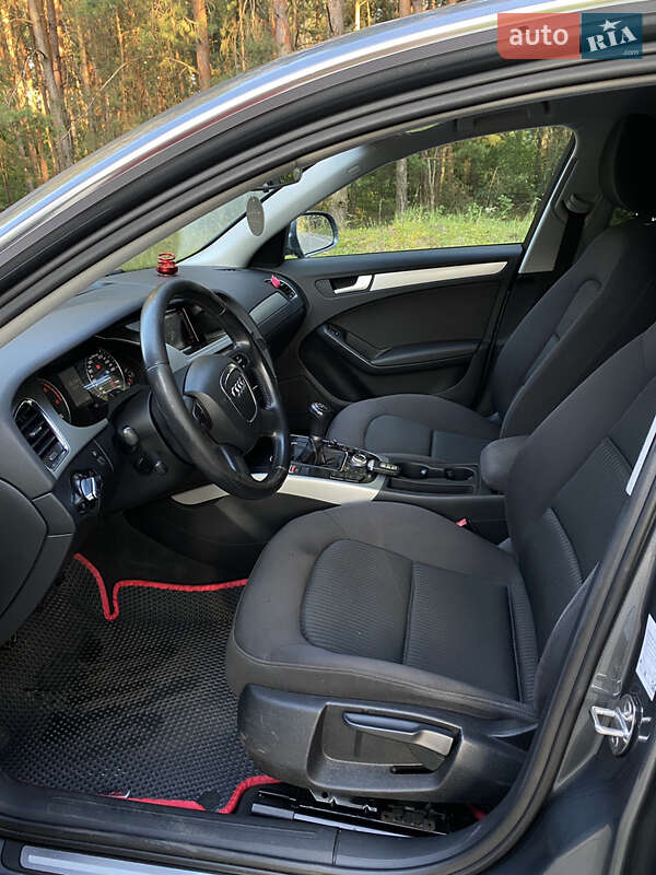Седан Audi A4 2011 в Славуте