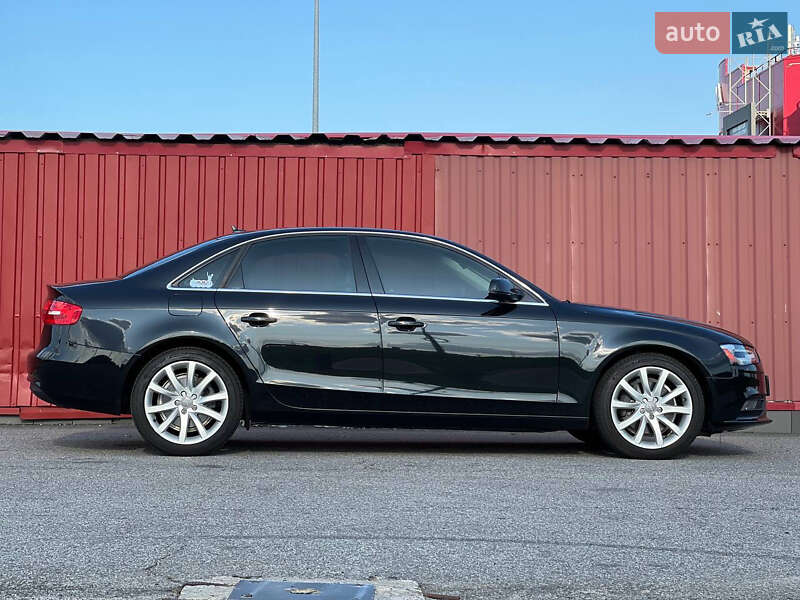 Седан Audi A4 2012 в Киеве