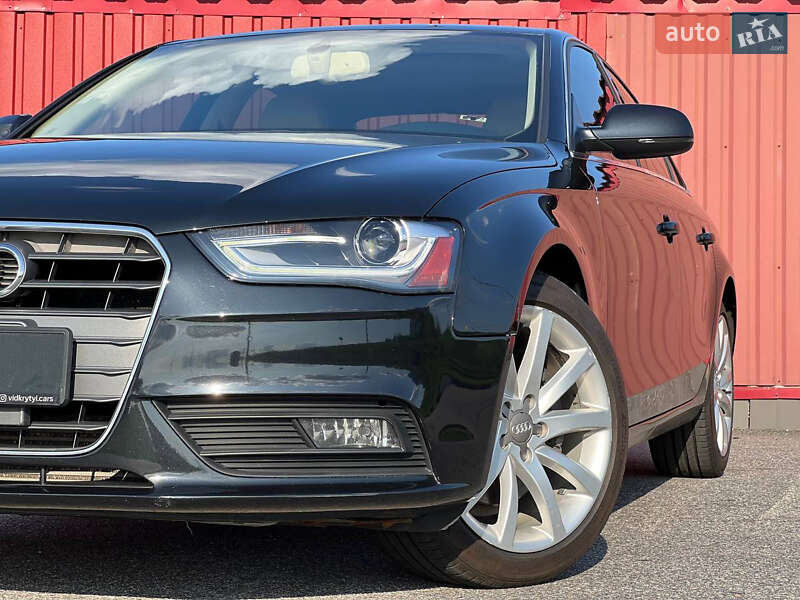 Седан Audi A4 2012 в Киеве