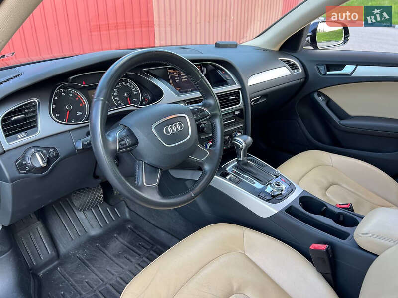 Седан Audi A4 2012 в Киеве