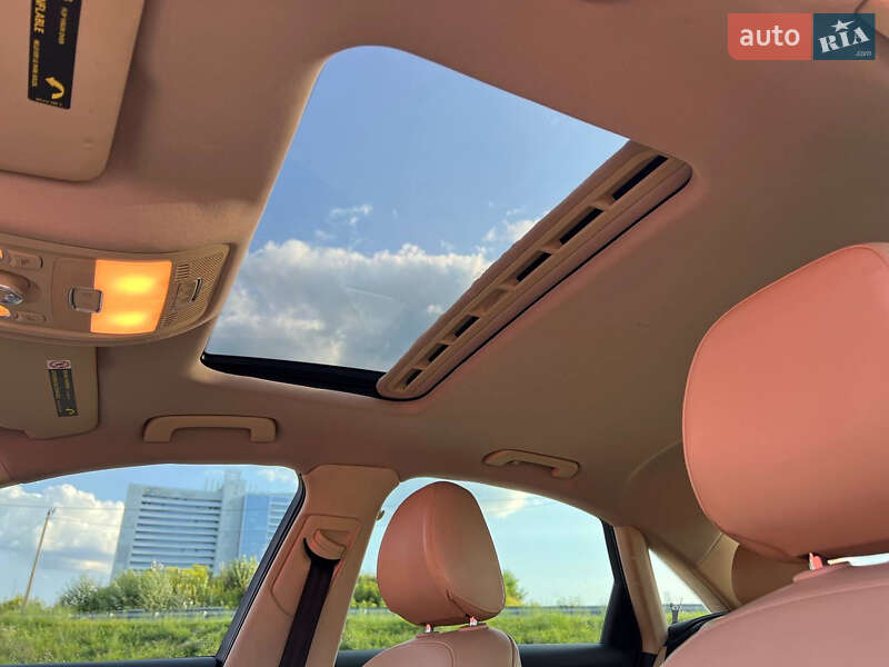 Седан Audi A4 2012 в Киеве