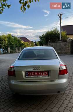Седан Audi A4 2004 в 