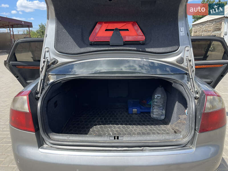 Седан Audi A4 2001 в Краматорске