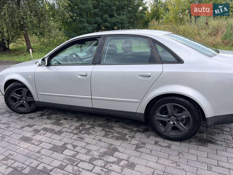 Седан Audi A4 2001 в 