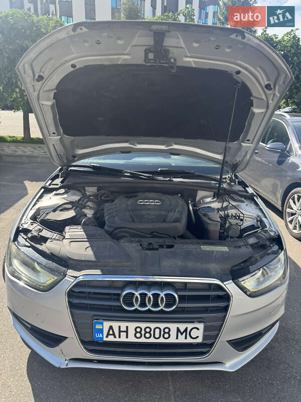 Седан Audi A4 2014 в Харкові