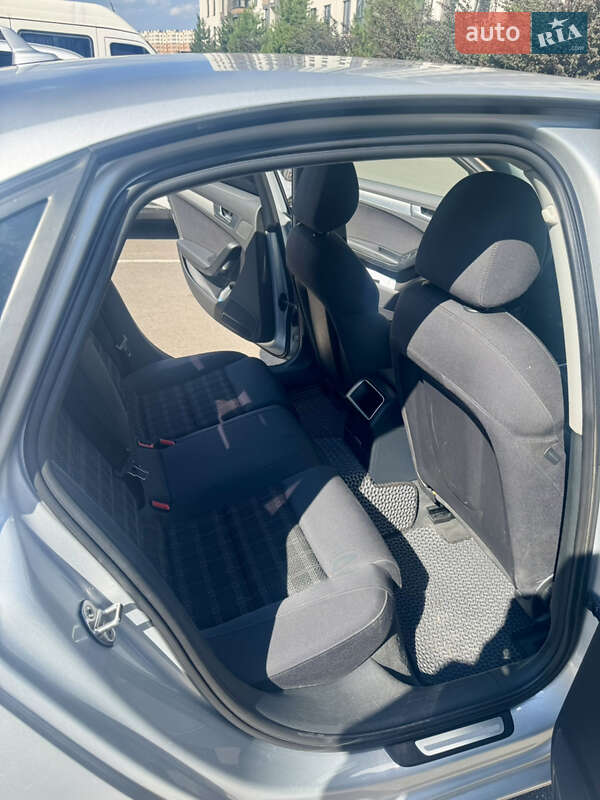 Седан Audi A4 2014 в Харкові