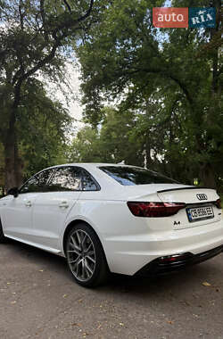 Седан Audi A4 2020 в 