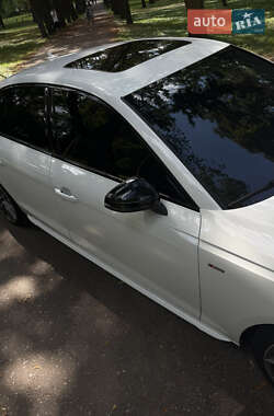 Седан Audi A4 2020 в 