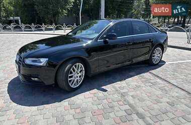 Седан Audi A4 2013 в 