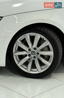 Седан Audi A4 2018 в 