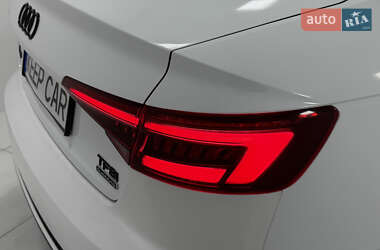 Седан Audi A4 2018 в 