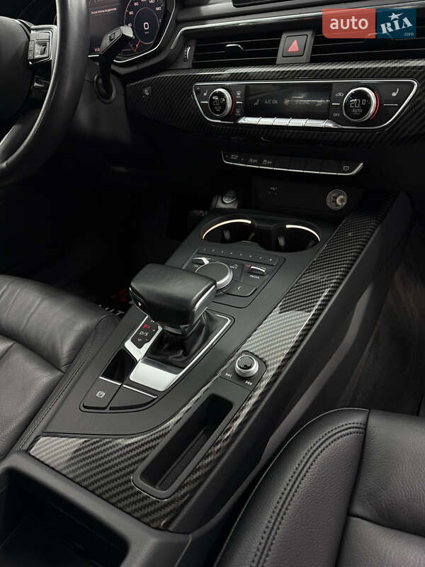 Седан Audi A4 2018 в Одессе