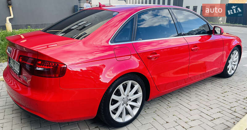 Седан Audi A4 2013 в Львове