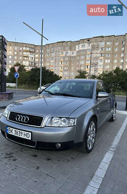 Седан Audi A4 2004 в 