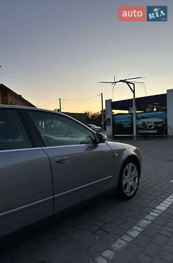 Седан Audi A4 2004 в 