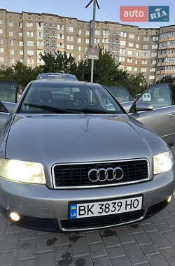 Седан Audi A4 2004 в 
