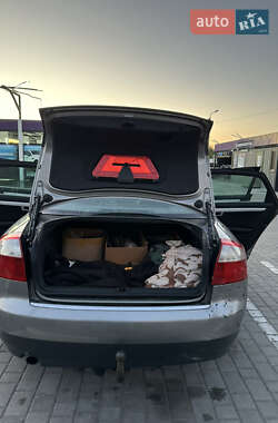 Седан Audi A4 2004 в 