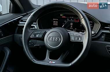 Седан Audi A4 2021 в 