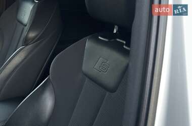 Седан Audi A4 2021 в 