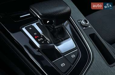 Седан Audi A4 2021 в 