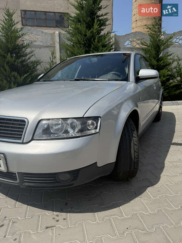 Седан Audi A4 2002 в Могилев-Подольске