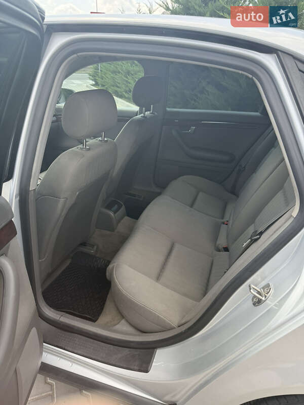Седан Audi A4 2002 в Могилев-Подольске