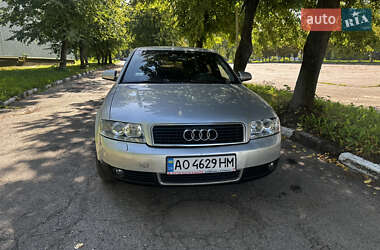 Седан Audi A4 2001 в 