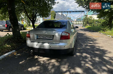 Седан Audi A4 2001 в 