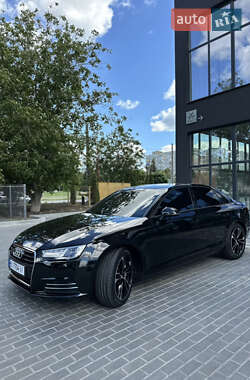 Седан Audi A4 2016 в 