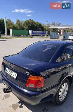 Седан Audi A4 1996 в 
