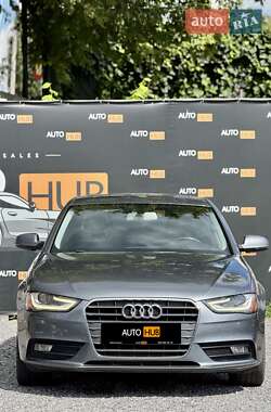 Седан Audi A4 2012 в 