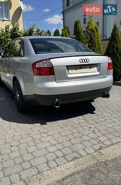 Седан Audi A4 2005 в  фото 9 Седан Audi A4 2005 в