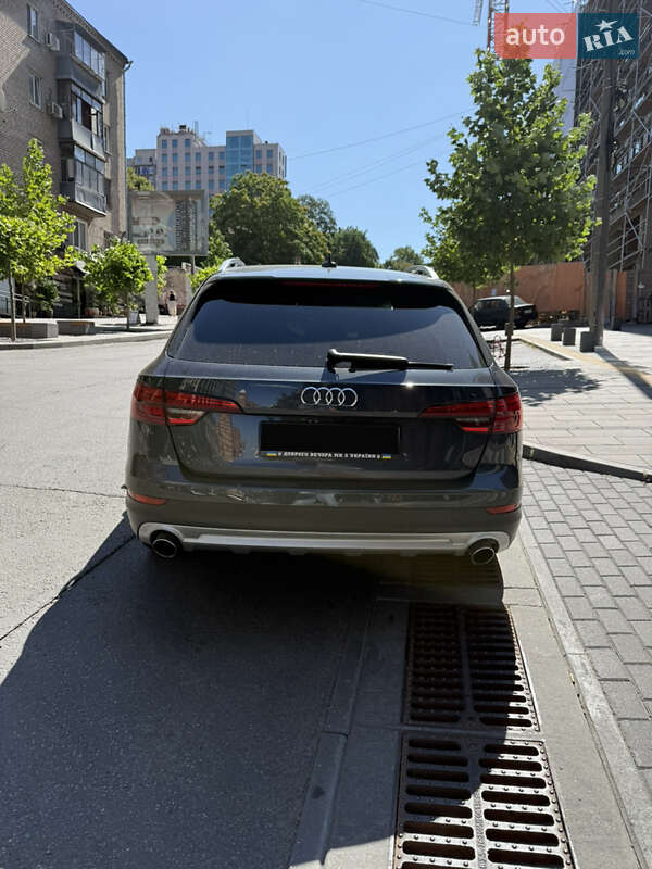 Универсал Audi A4 2018 в Днепре