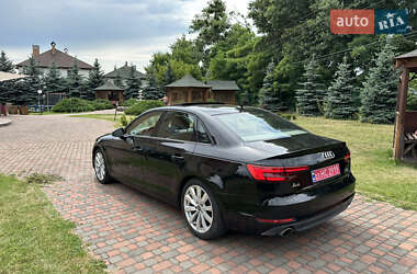 Седан Audi A4 2017 в 