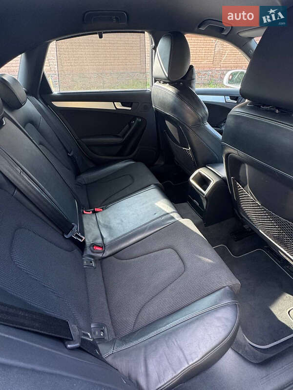Седан Audi A4 2014 в Киеве