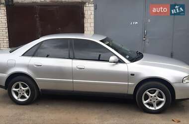 Седан Audi A4 1999 в 