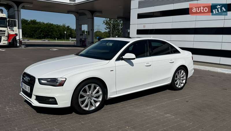 Седан Audi A4 2014 в Ровно