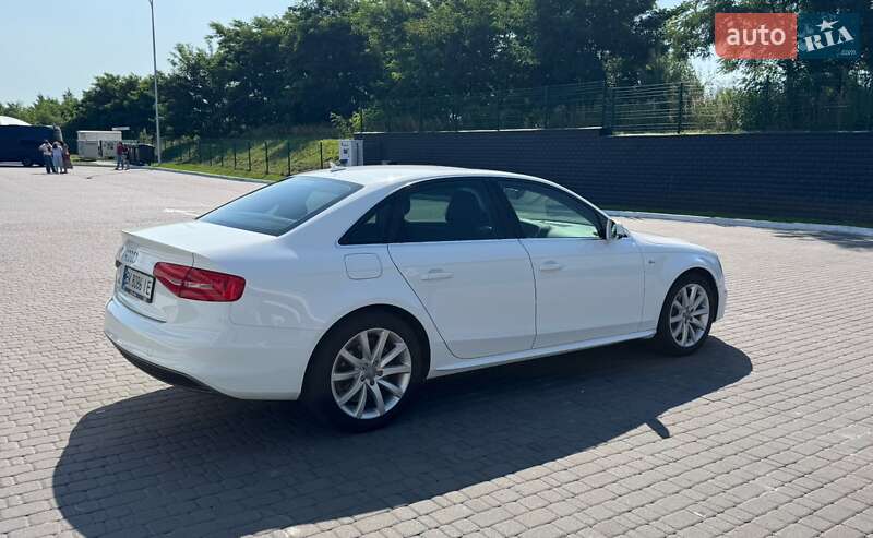 Седан Audi A4 2014 в Ровно