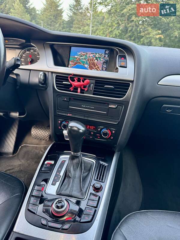 Седан Audi A4 2012 в Киеве